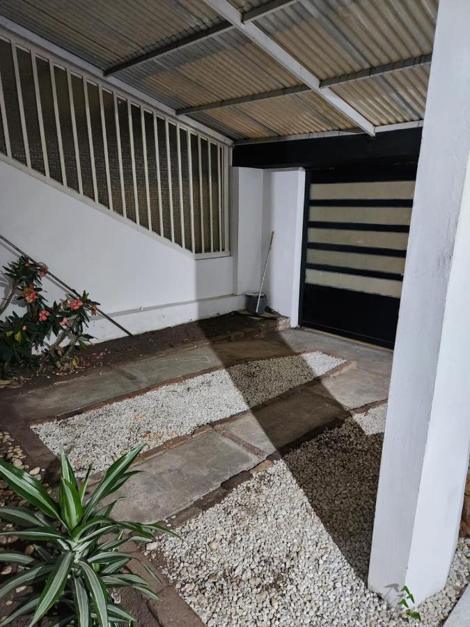Villa Casa Chimenea A 5 Minutos Del Aeropuerto Bogotá Exterior foto